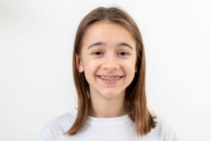 Çocuklarda çene gelişiminin ortodontik muayene ile değerlendirilmesini gösteren görsel